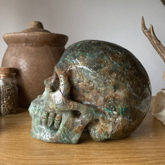 Chrysocolla, skull, schedel, edelsteen, edelstenen, gemstone, handcarved